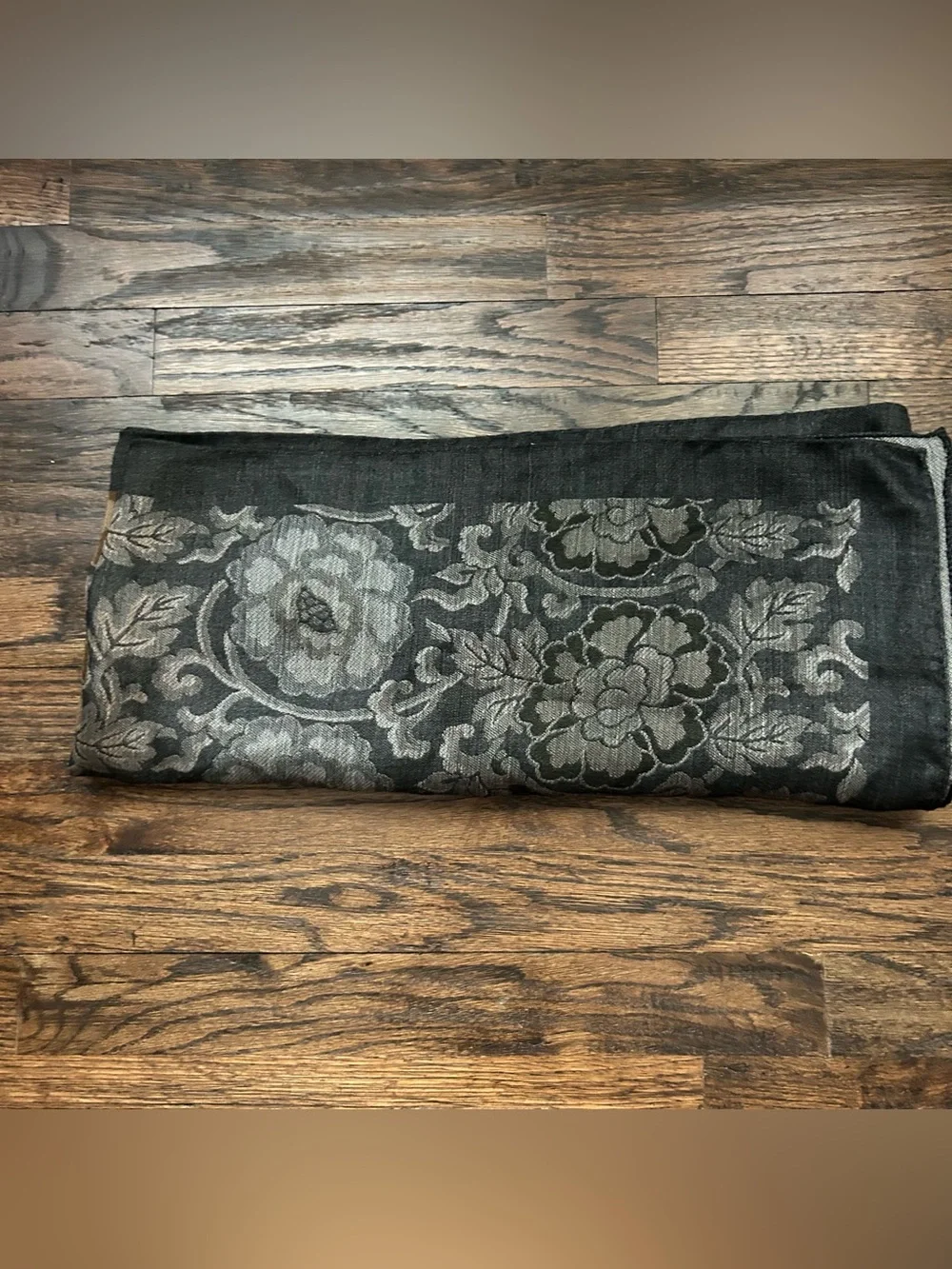 Unbranded 28”x78” 70% Wool, 30% Silk  Shawl/Scarf-Black/Gray/Brown Floral